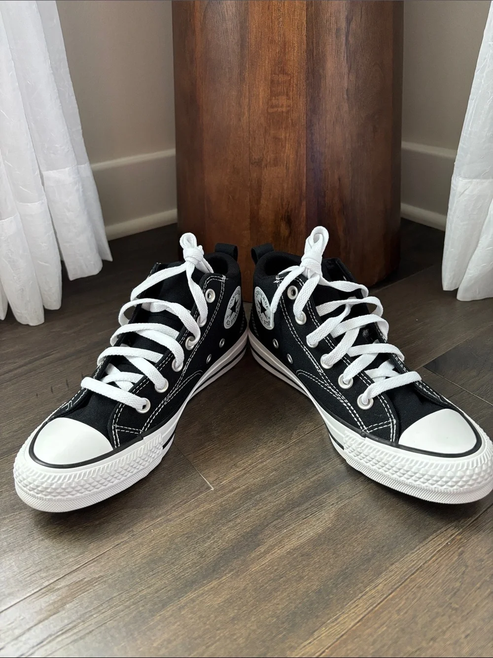 Converse All Star Malden Street Mid top, ortholite cushioning wider fit